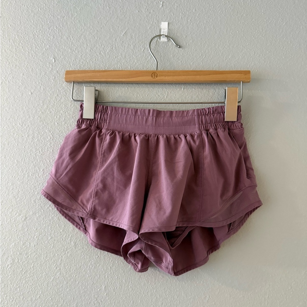 LULULEMON - “Hotty Hot” Women's Mauve Athletic Shorts - Size 6